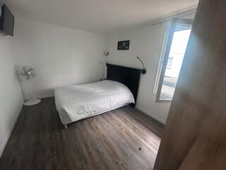   Deux hotels de +122 chambres,3 salles de réception. Versailles