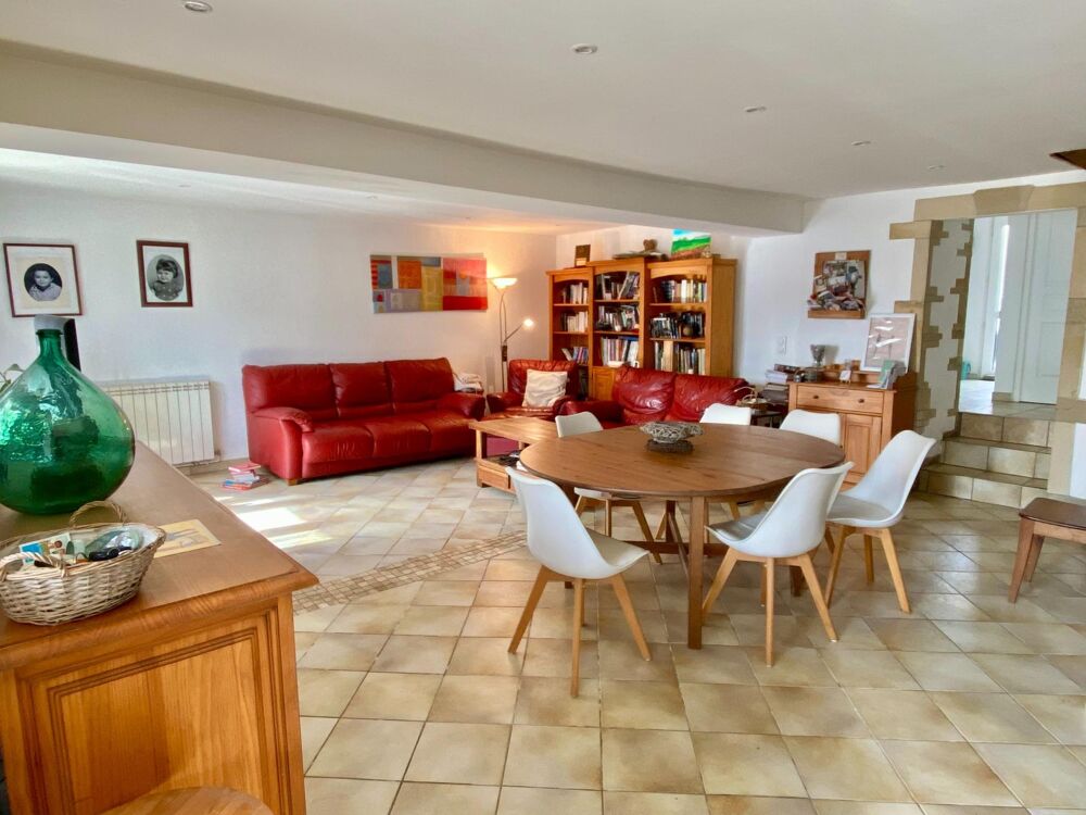 Maison 168m² avec garage, terrasses, dépendance et jardin attenant