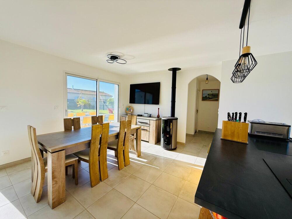 BEAU PLAIN-PIED DE 2022, 3 CH, PISCINE, DPE B, GRAND JARDIN
