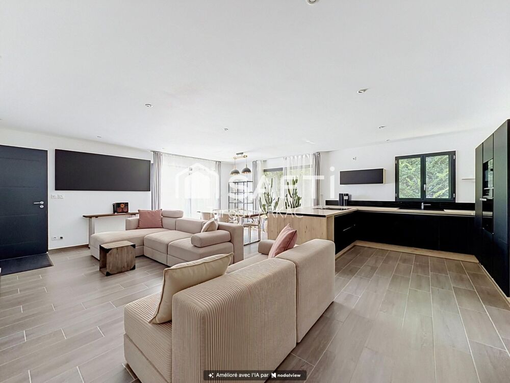 Vente Maison Maison de plain-pied avec piscine, 3 ch et garage Four
