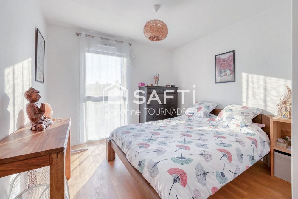 Vente Appartement BORDEAUX-CHARTRONS Appt 2 ch, terrasse, parking Bordeaux