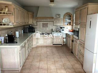  Maison  vendre 8 pices 210 m