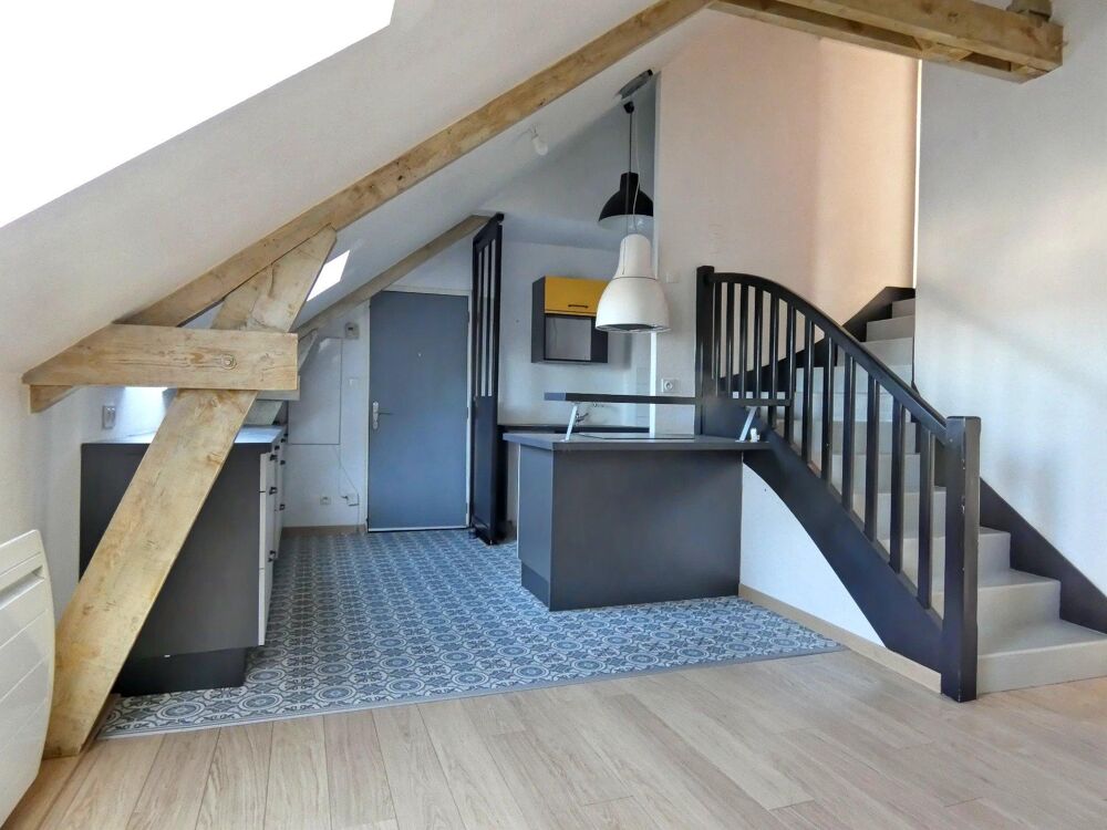 Vente Appartement Appartement de 70 m² situé plein centre ville de Vitré à 2 mn de la gare ! Vitre