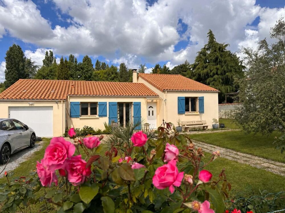 Maison 3 chambres avec grand terrain à Niort