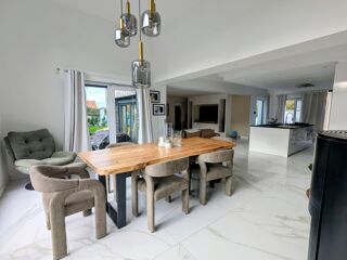  Maison à vendre 8 pièces 230 m²