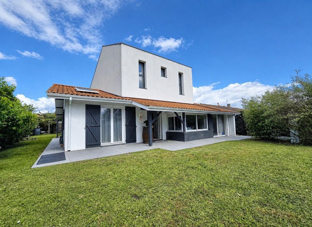 Vente Maison Maison familiale de 4 chambres avec piscine Saint-medard-en-jalles