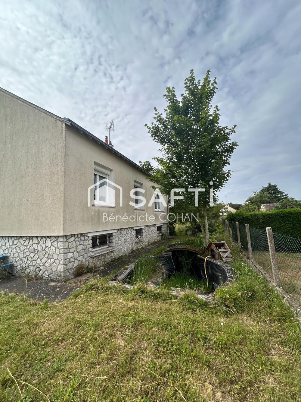 Maison 93 m2, avec sous sol total et garage double.