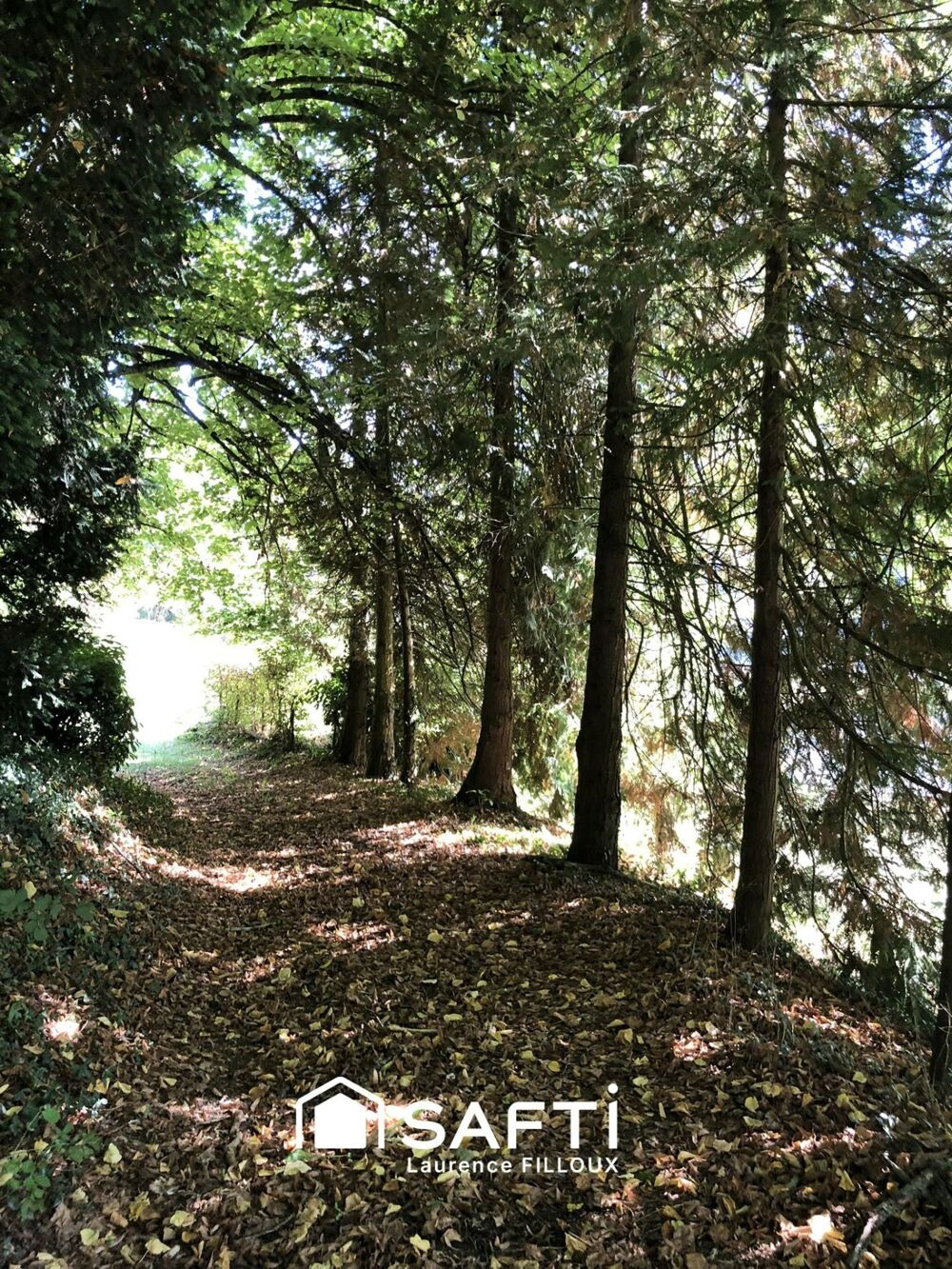 Longère sur un parc d'1,3 hectare