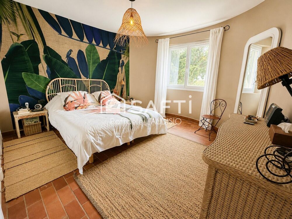 à vendre  Maison Saint-Raphaël (83700)