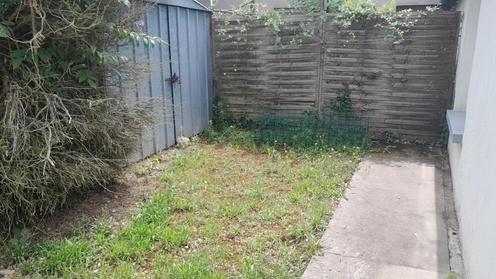 Olivet Sud. Idéal investisseur ou résidence principale. Appartement 4 chambres avec jardin 150m2, 1 stationnement et balcon priv