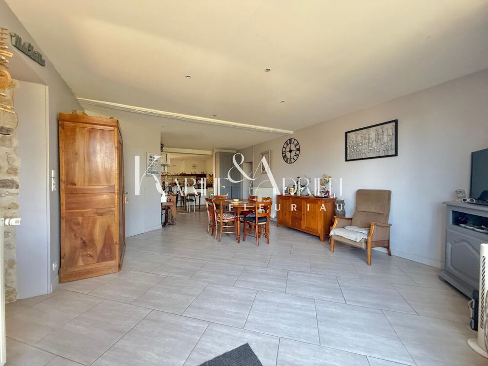Vente Maison MAISON 5 CHAMBRES AVEC GARAGE ET DEPENDANCES Coulonges-sur-l'autize