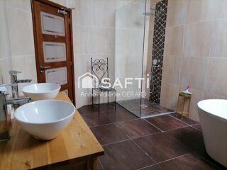  Maison à vendre 15 + pièces 965 m²