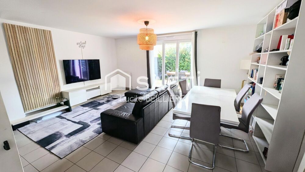 À Ballainvilliers, maison de 87 m² (T4) sur une parcelle de 101 m² avec box.