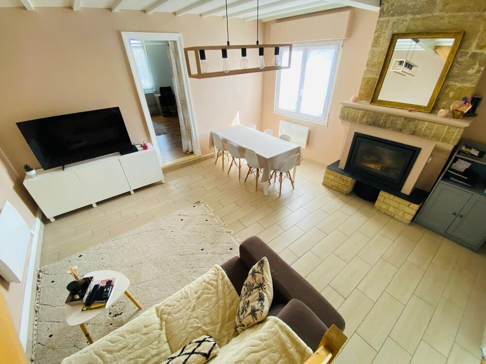 Vente Maison SAINT-MÉDARD CENTRE – CHARMANTE MAISON DE VILLE RÉNOVÉE DE 97 M² – 3 CHAMBRES  – COUR – CHEMINÉE Saint-medard-en-jalles