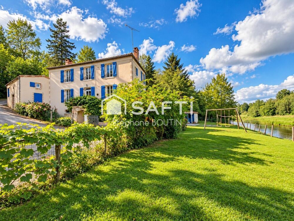 Vente Maison SIGOURNAIS – Propriété de charme de 150 m² en bord de rivière avec dépendances Sigournais