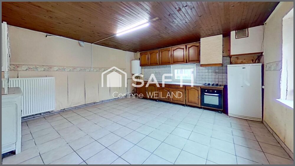 Vente Maison Investissement à fort potentiel – 141 m² habitables et dépendances exploitables Many