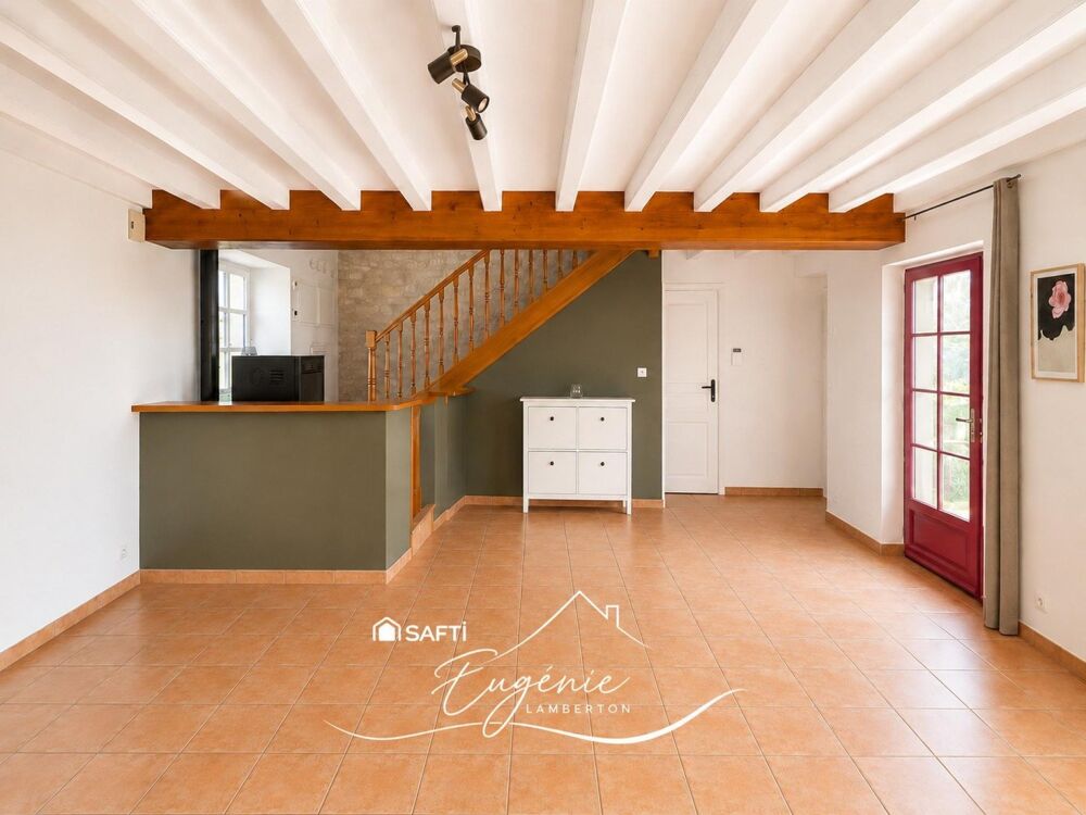 Vente Maison Maison de caractère – Beaux volumes, pierre et poutres apparentes Saint-maxire