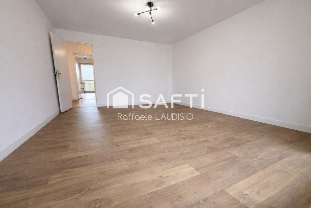 Vente Appartement T2 rénové de 50m², tout à pieds, résidence standing Saint-raphael