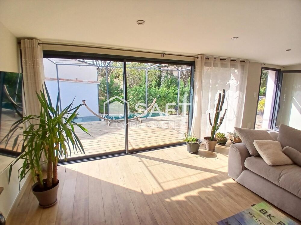 Maison moderne de 147 m2 de plain pieds, avec piscine à débordement sur Malemort-du-comtat