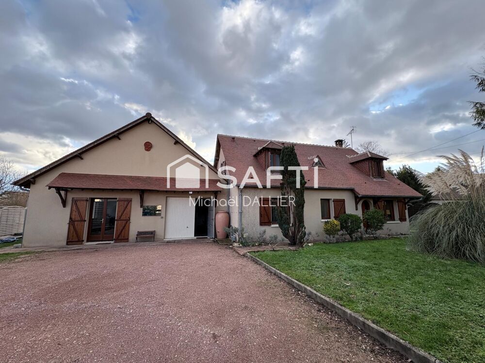 MAISON T8 DE 212m2 AVEC 5 CHAMBRES ET GARAGE.