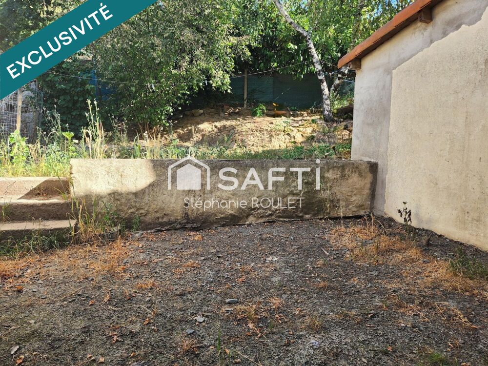 À vendre  Maison ancienne à rénover avec dépendance et extérieur  Bournezeau