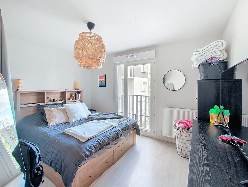 Vente Appartement Grand T2 à Eysines, avec place de parking et terrasse Eysines