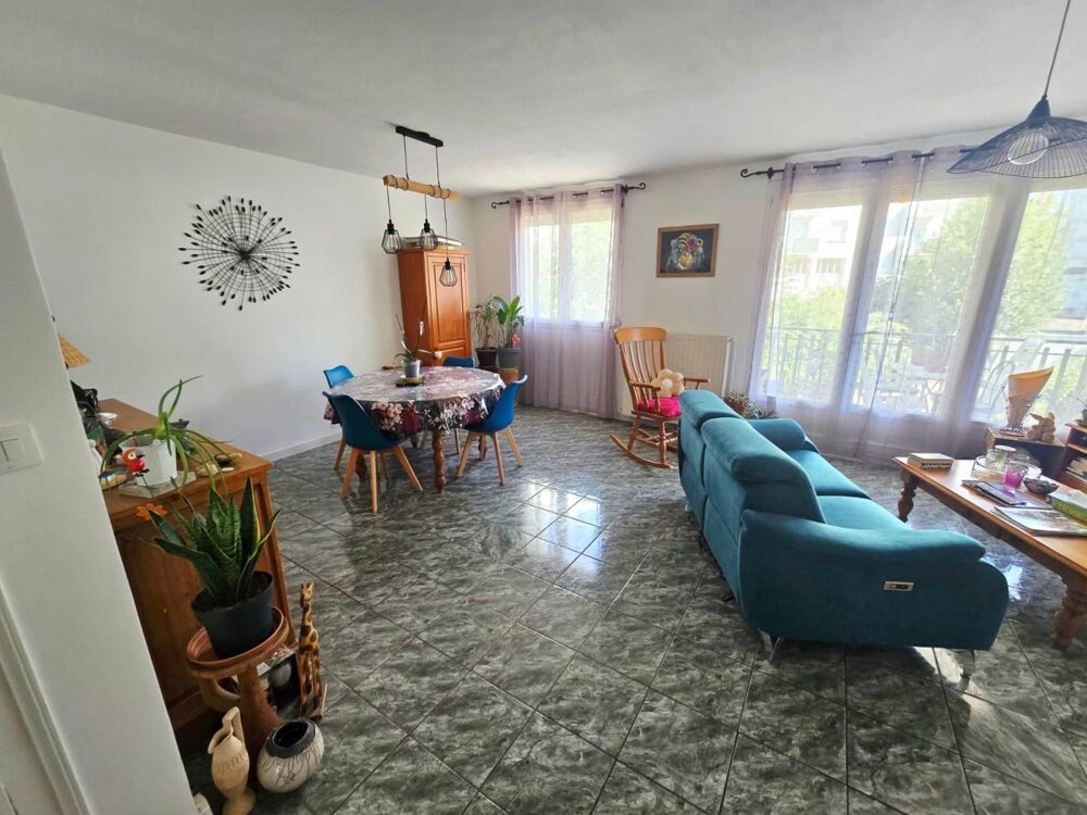 Vente Appartement SAINT-ÉTIENNE – Beau T4 transformé en T3 avec deux balcons, ascenseur Saint-etienne
