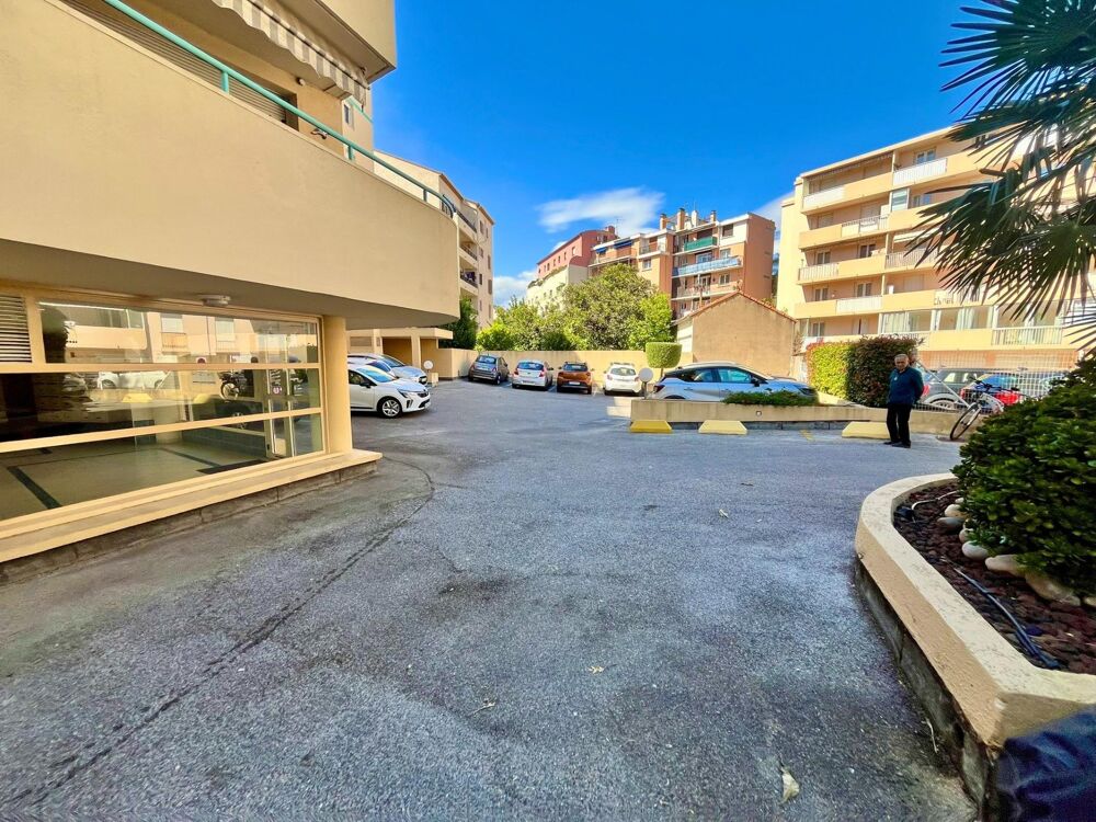 Vente Parking/Garage Garage / Box de 28m² sur l'avenue Jean Moulin - Hyères Hyeres