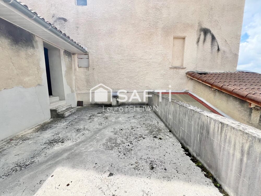 Vente Appartement idéal investisseur ! Appartement + local co avec terrasse surplombant le centre ville de St-Amour Saint-amour