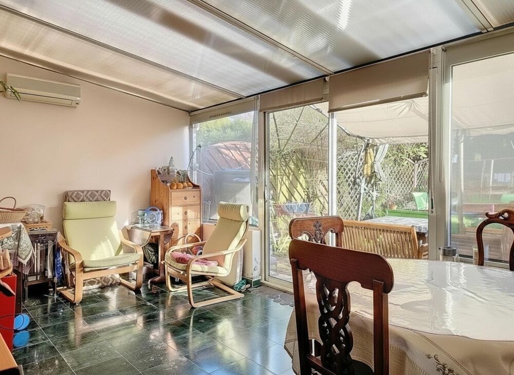 Proche RER, 4 chambres, 2 salles de bain et 3 wc