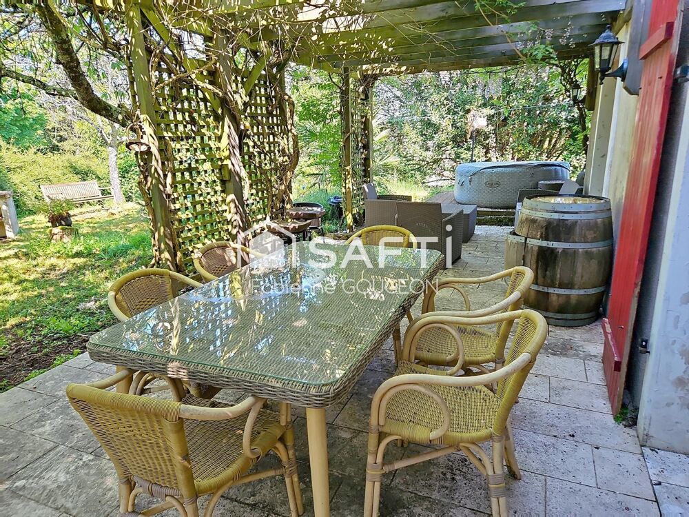 Maison familiale de 214 m² env sur 2090 m² env de terrain , 4 chambres