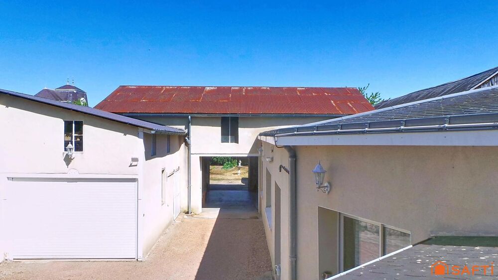 Centre Ville proximité commerces maison familiale avec atelier et dépendances