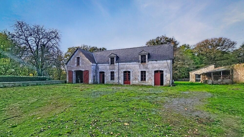 Proche REDON, au coeur de 24ha, propriété avec dépendances.