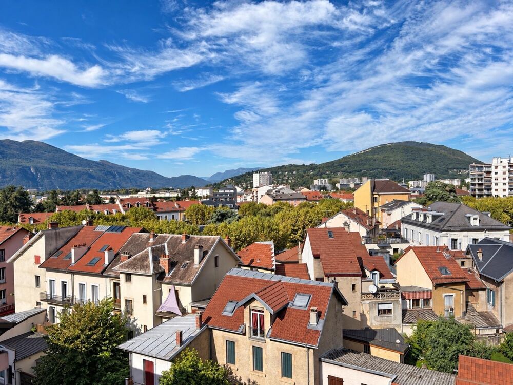 Vente Appartement T3 dernier étage avec balcon sud en centre-ville Aix-les-bains