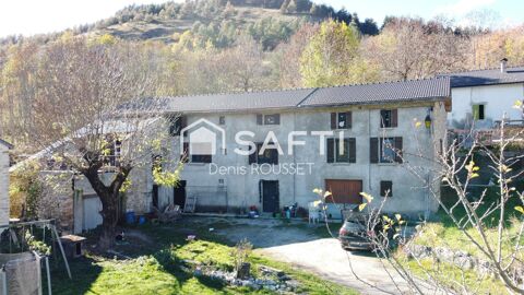   Corp de ferme r�nov� T8 d'environ 210 m� habitables et 100m� de sous-sol / garage, sur une parcelle de 1262m� Maison - 8 pi�ce(s) - 200 m�