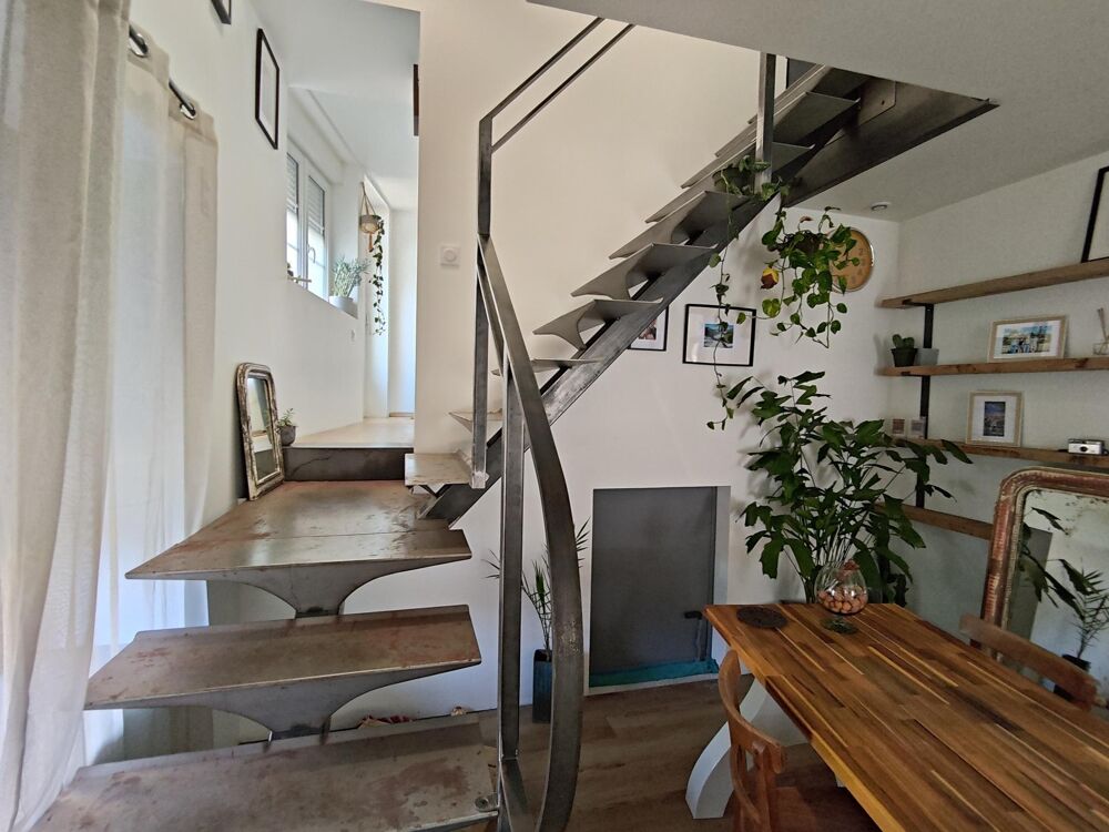 Maison en pierre, 2 chambres, entièrement rénovée