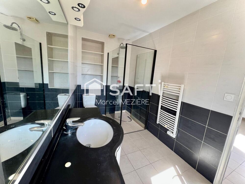 Maison de ville (2 beaux appartements;1 loué); terrasse.