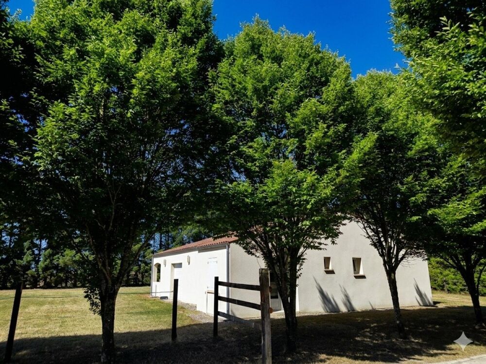 Domaine équestre de 8 hectares avec une belle villa de 150m²