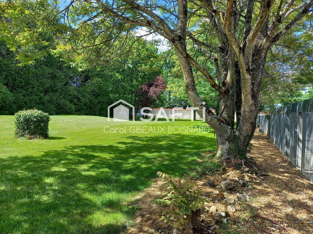 Vente Maison Propriété 17432m² avec 5 chambres, pré et box pour animaux Brou