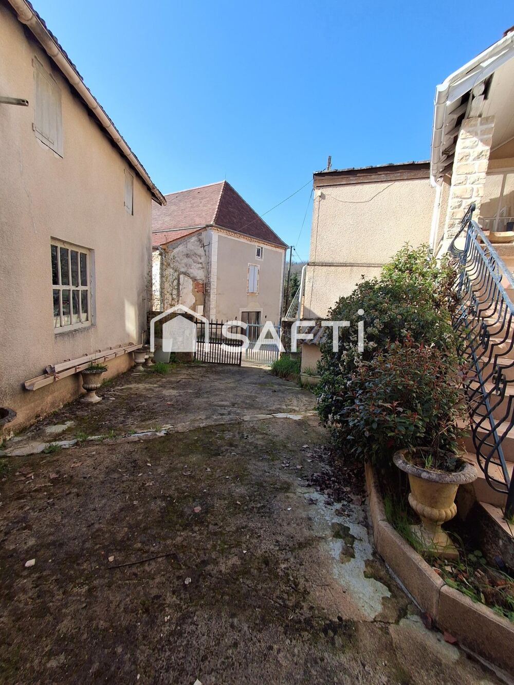 Maison sur 2835 m² à rafraîchir de 58 m² habitable