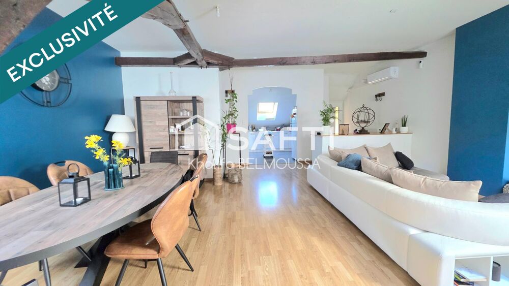 Profitez de tous les avantages du centre-ville de Belley sans les nuisances sonores grâce à cet appartement idéalement situé.