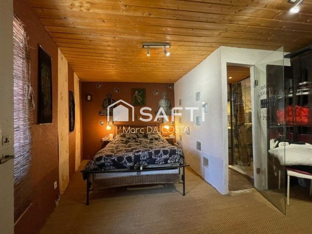 Vente Maison 225 m² habitables, nombreuses chambres, cour intérieure. Possibilité de diviser. Chevrières
