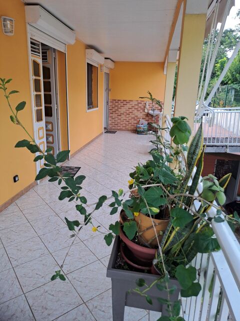   Tr�s bel appartement en haut de villa en campagne Appartement - 5 pi�ce(s) - 112 m�