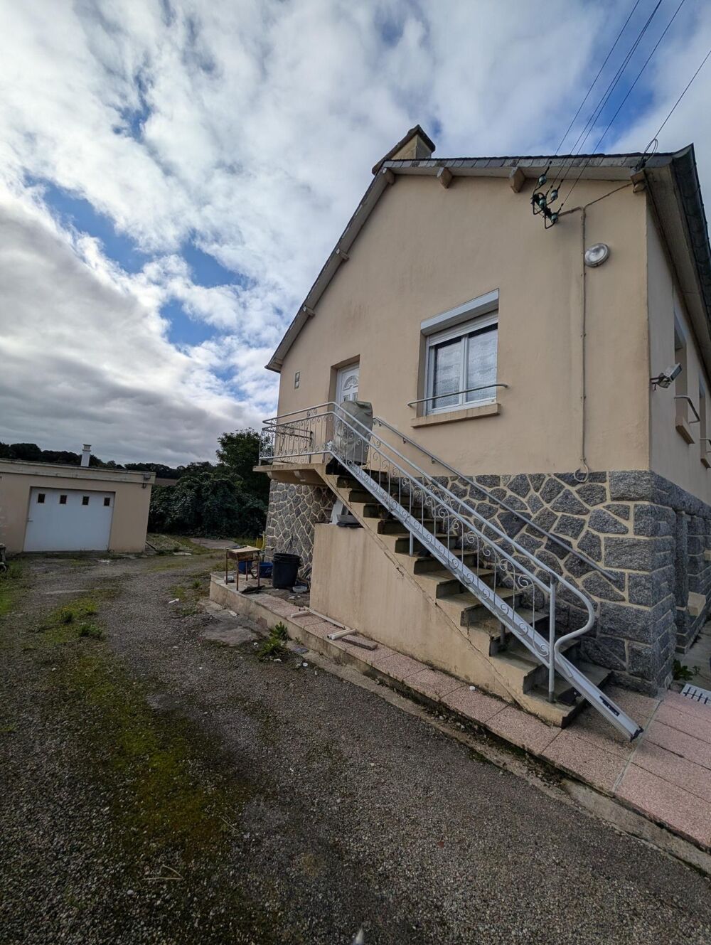 Belle Maison avec garage, dépendance et grand jardin