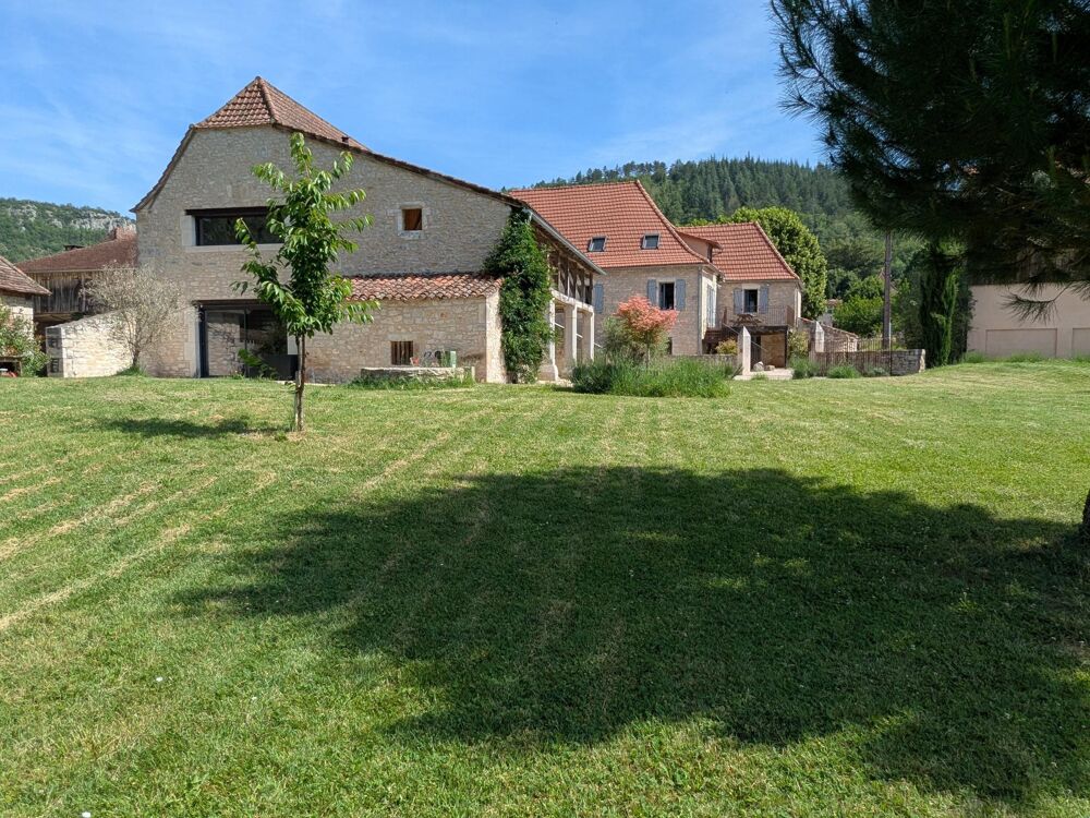 Maison et gîtes prés de Saint-Cirq-Lapopie
