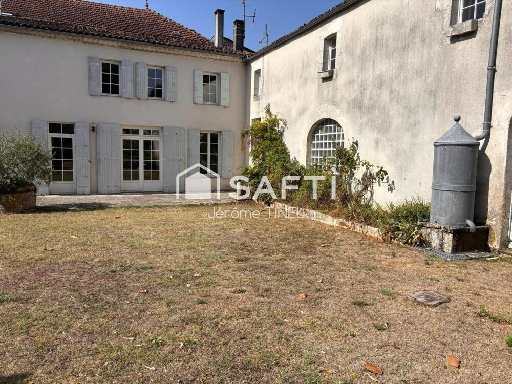 Vente Maison Demeure de charme avec piscine et dépendances – Parc de 1 553 m² au cœur de Cozes Cozes