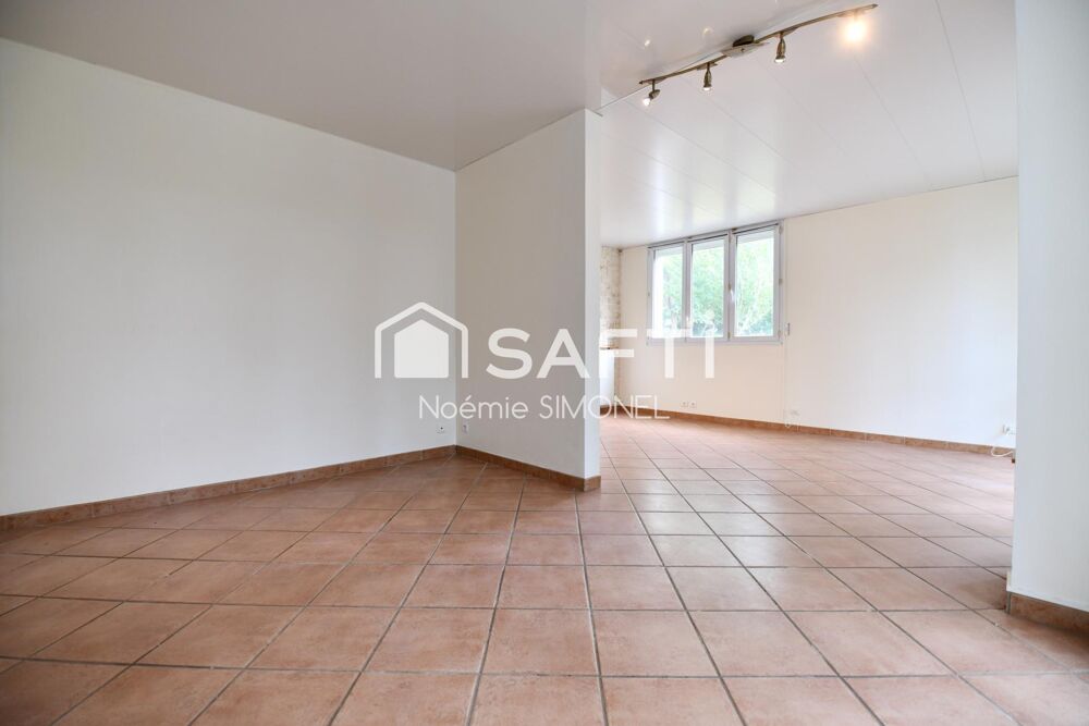 Vente Appartement Grand appartement de quatre pièces! Ravalement récent! Chilly-mazarin