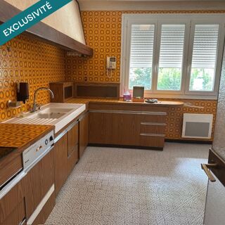  Maison  vendre 8 pices 220 m