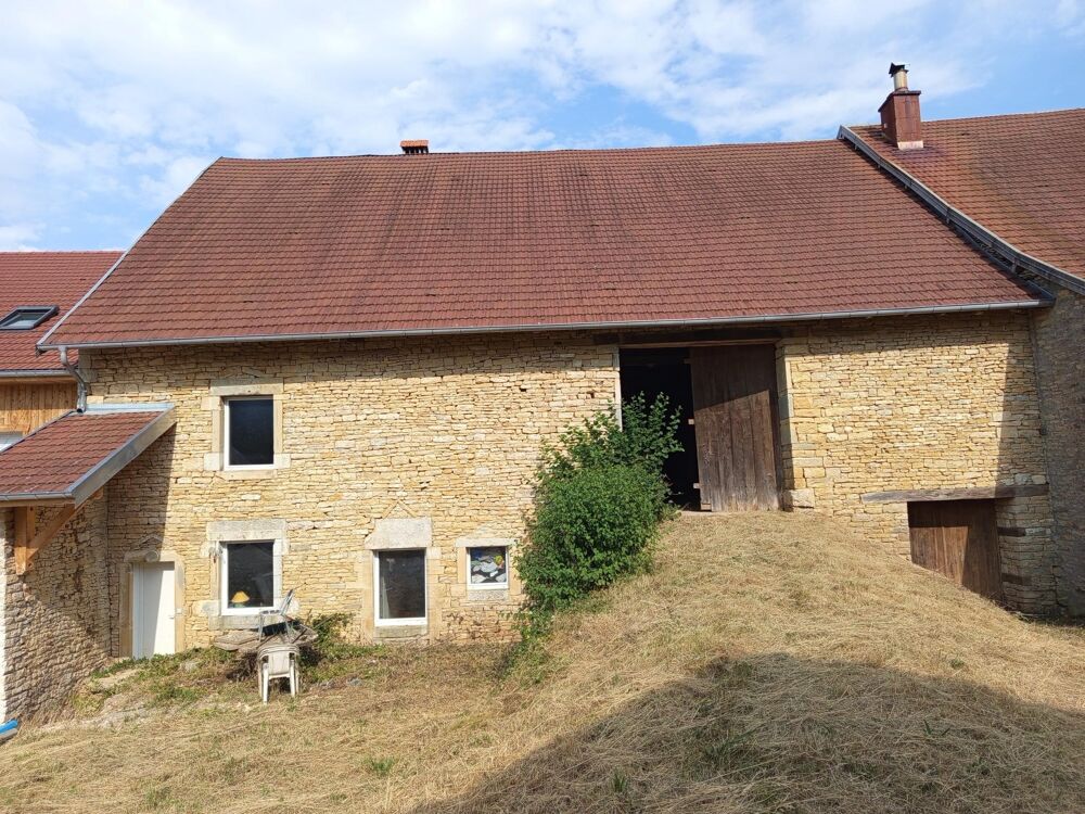 Vente Maison Grande maison 200m2 et grange attenante 190m2 à rénover. Traditionnelle au charme authentique et naturel du patrimoine et du ter Servin