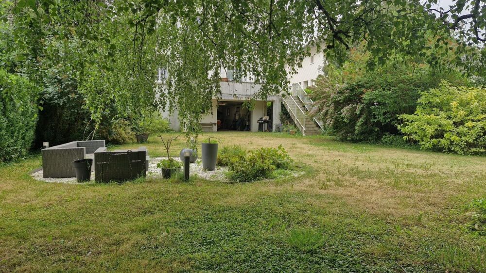 Vente Maison Maison de village avec garage et jardin Lacaune